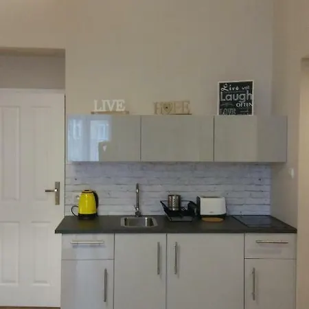 Firstfloor Apartmán *